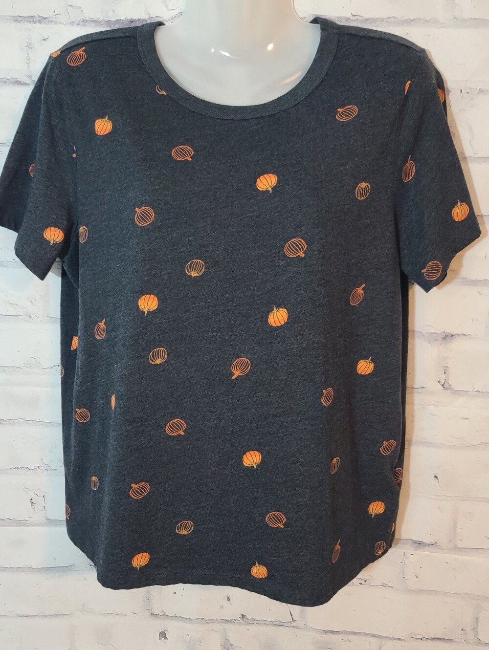 Old Navy Women's Pumpkin Print Crew Neck Short Sleeve Cotton Knit Tee M